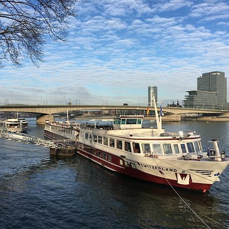 ホテル Knm Ms Switzerland I - デュッセルドルフ エクステリア 写真
