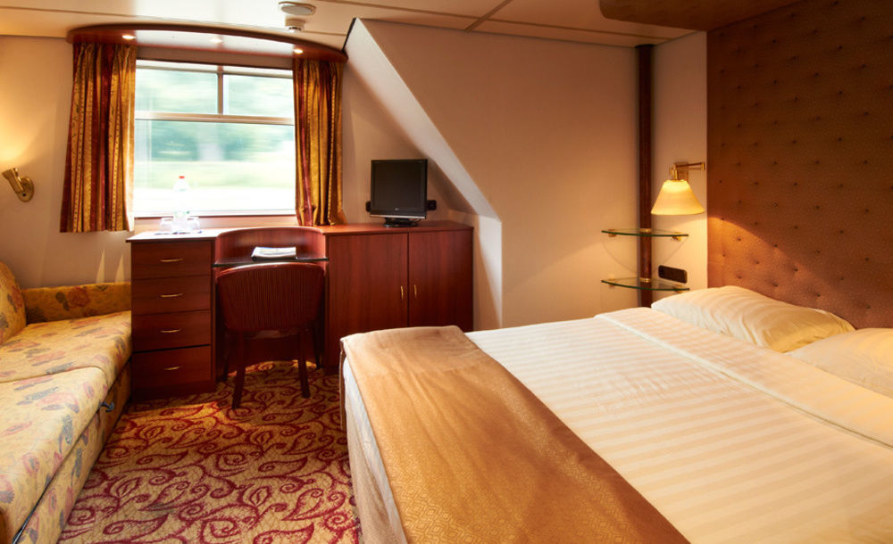 ホテル Knm Ms Switzerland I - デュッセルドルフ エクステリア 写真